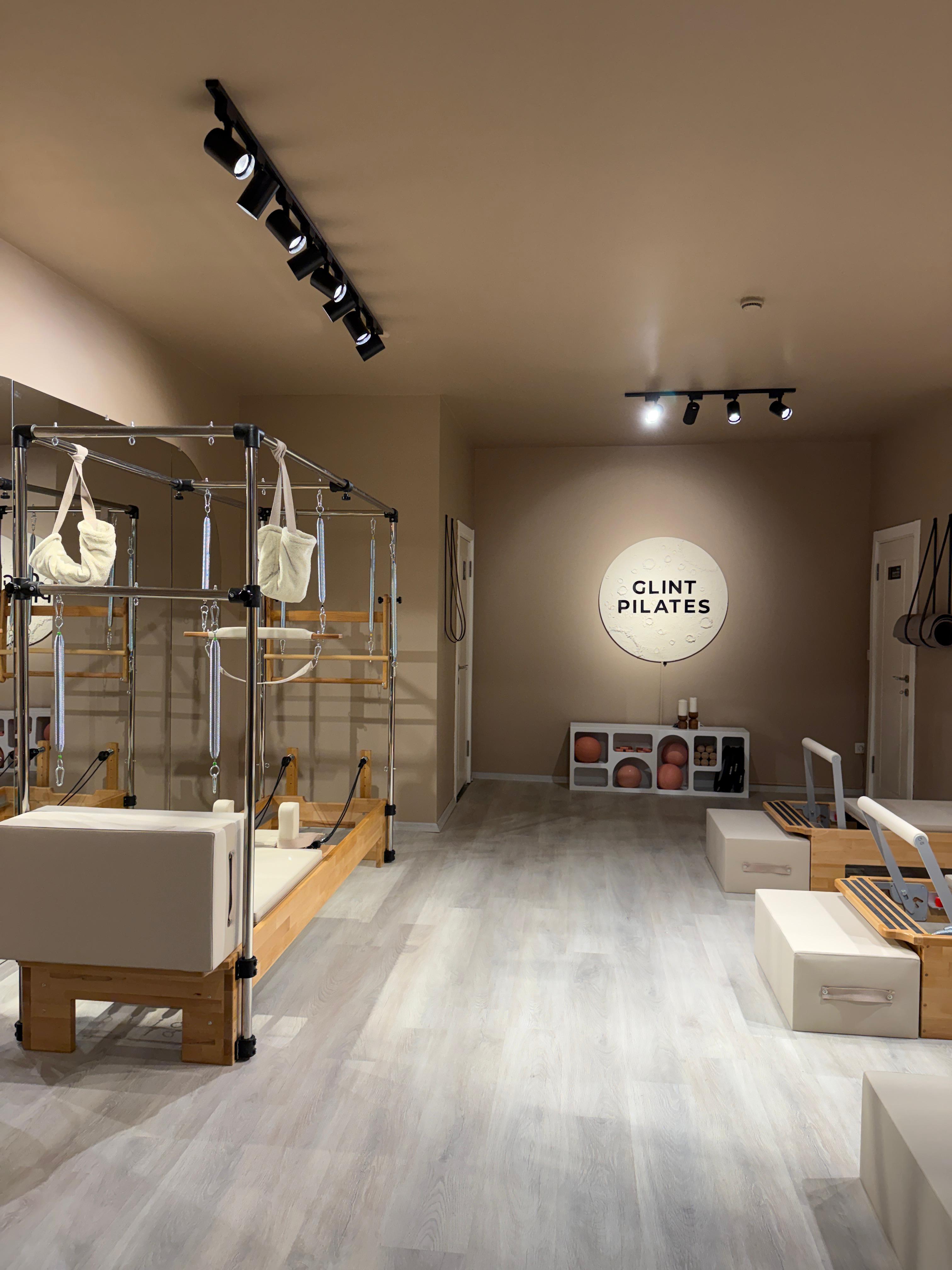 Glint Pilates Studio – Cadillac ekipmanı ve stüdyo içi